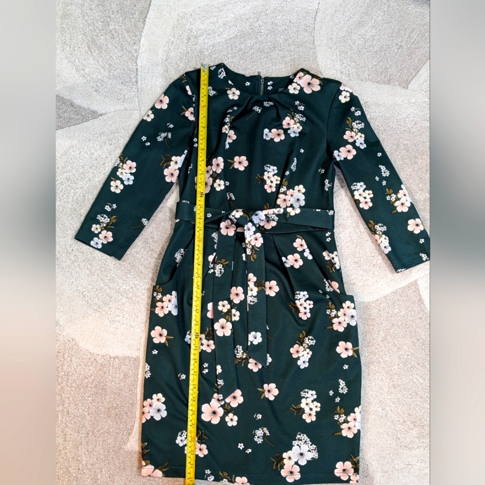 Suzy Shier Ladies Floral Dress